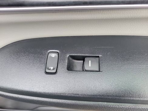 Used 2017 Honda CR-V EX-L image 9