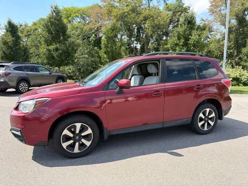Used 2018 Subaru Forester 2.5i Premium w/ All-Weather Package AWD/4WD image 17