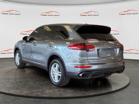 Used 2016 Porsche Cayenne w/ Premium Package Plus AWD/4WD image 45