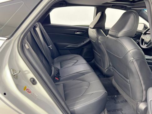 Used 2019 Toyota Avalon XLE w/ Moonroof Package image 36