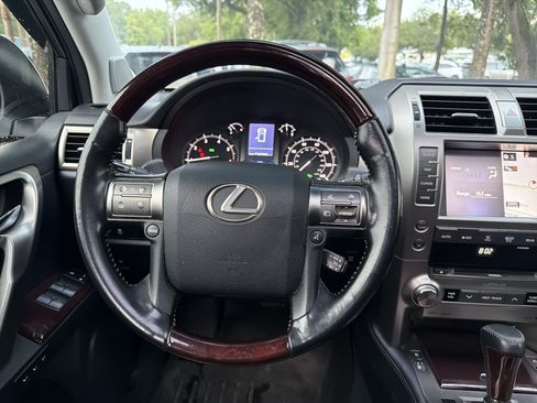 Used 2017 Lexus GX 460 Premium w/ Premium Package AWD/4WD image 33
