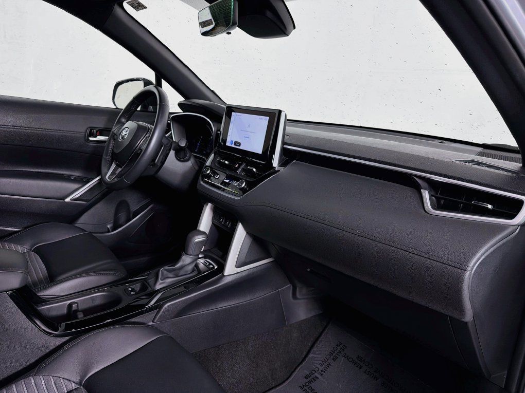 Used 2025 Toyota Corolla Cross AWD Hybrid image 32
