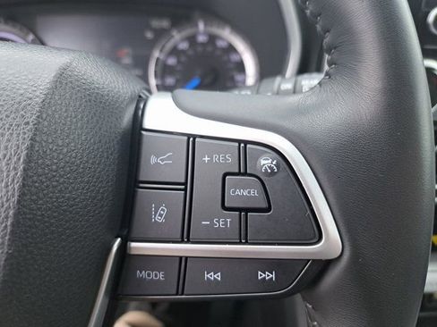 Used 2023 Toyota Highlander XLE AWD/4WD image 23