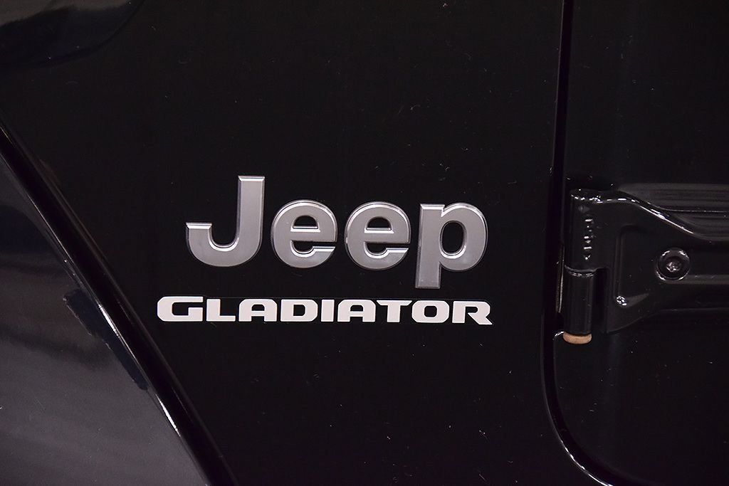 Used 2020 Jeep Gladiator Overland w/ Cold Weather Group AWD/4WD image 13