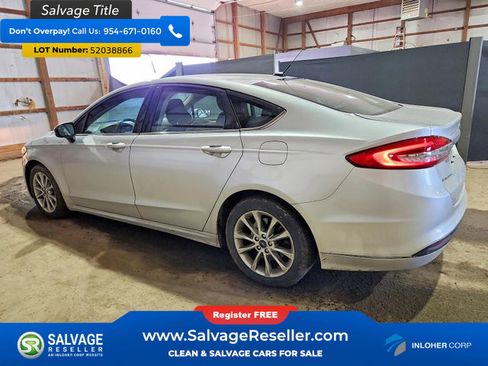 Used 2017 Ford Fusion SE FWD image 3