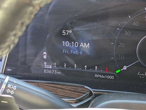 Used 2022 Cadillac Escalade ESV Premium Luxury image 10