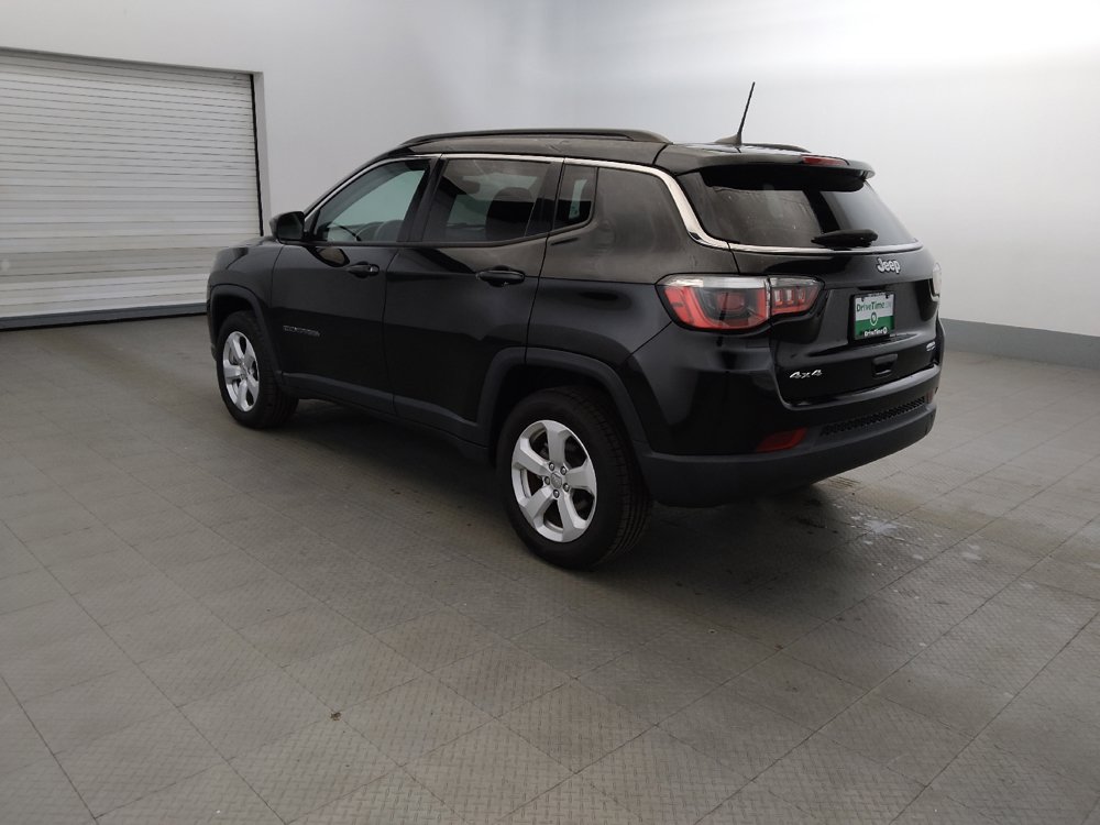 Used 2018 Jeep Compass Latitude w/ Popular Equipment Group AWD/4WD image 3