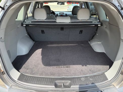Used 2011 Kia Sorento 2WD image 13