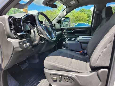 Used 2025 Chevrolet Silverado 2500 LT w/ Convenience Package AWD/4WD image 18