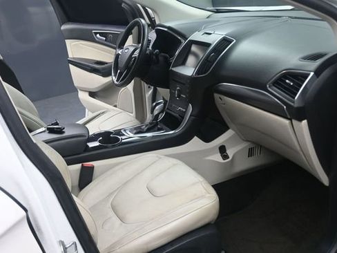 Used 2015 Ford Edge Titanium FWD image 23