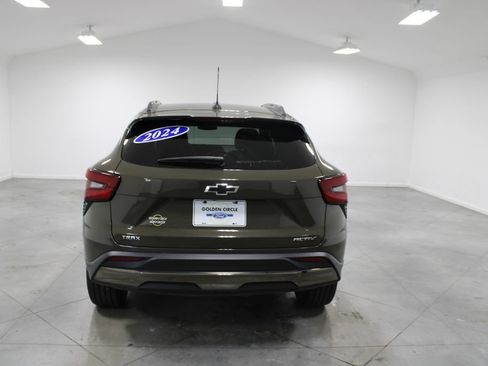 Used 2024 Chevrolet Trax ACTIV w/ Sunroof Package FWD image 8