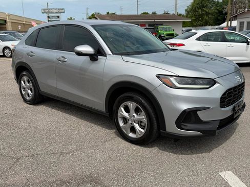 Used 2023 Honda HR-V LX image 2