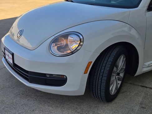 Used 2015 Volkswagen Beetle TDI FWD image 38