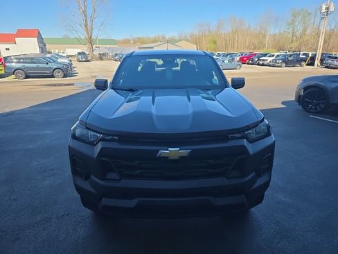 Used 2023 Chevrolet Colorado W/T image 3