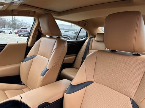 Certified 2023 Lexus ES 350 w/ Premium Package image 32