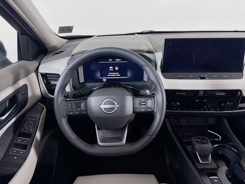 Certified 2025 Nissan Rogue SL w/ Tech Package AWD/4WD image 20
