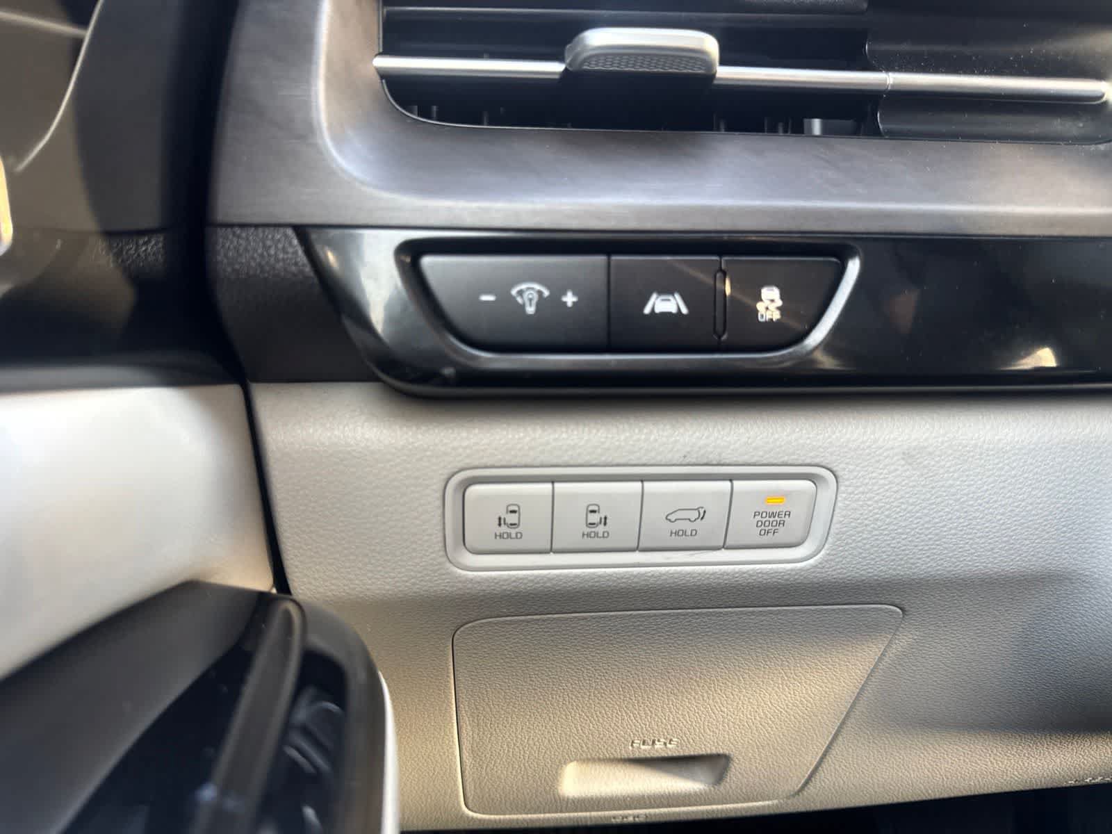 Used 2022 Kia Carnival SX FWD image 16