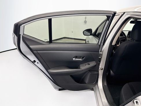 Used 2021 Nissan Sentra SV FWD image 23