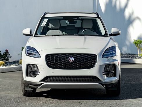 Used 2022 Jaguar E-PACE SE image 3