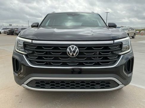 Used 2024 Volkswagen Atlas Cross Sport SE FWD image 8