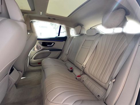 Used 2023 Mercedes-Benz EQS 580 4MATIC Sedan image 12