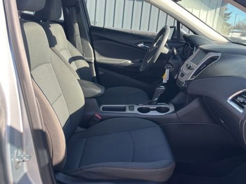 Used 2018 Chevrolet Cruze LS image 29
