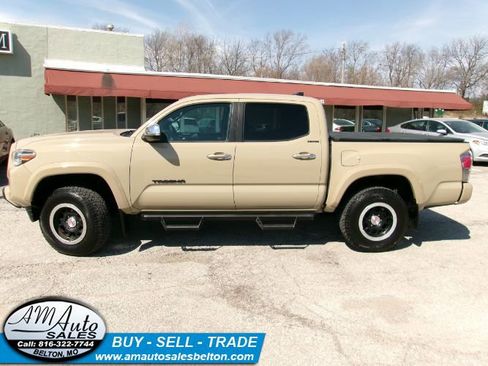Used 2019 Toyota Tacoma Limited image 3