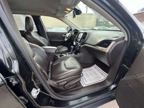 Used 2014 Jeep Cherokee Trailhawk w/ Leather Interior Group AWD/4WD image 13