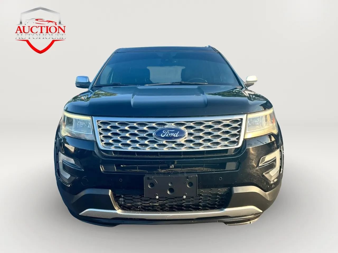 Used 2017 Ford Explorer Platinum AWD/4WD image 2