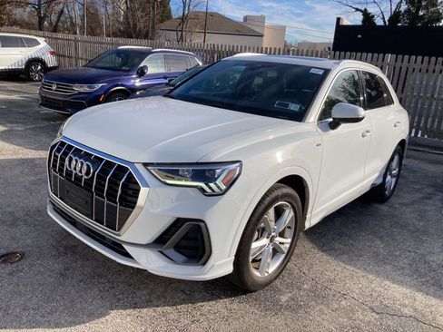 Used 2023 Audi Q3 2.0T Premium Plus w/ Premium Plus Package image 3