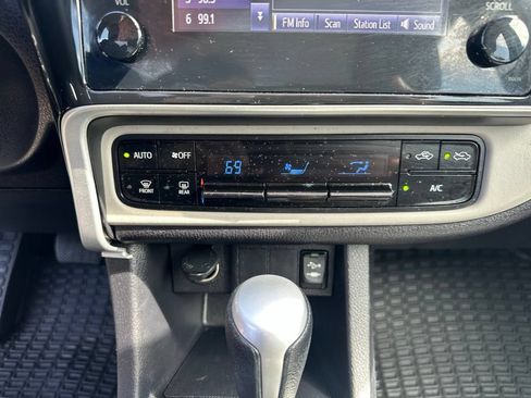 Used 2019 Toyota Corolla LE FWD image 5