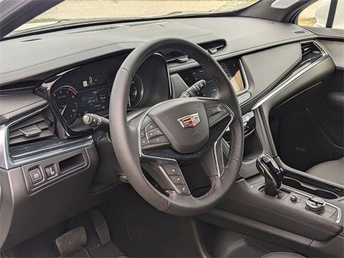 New 2025 Cadillac XT5 Premium Luxury image 9
