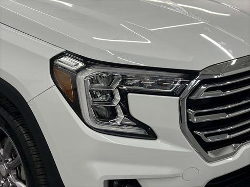 Certified 2023 GMC Terrain SLT image 10