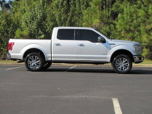 Used 2017 Ford F150 Lariat RWD image 4