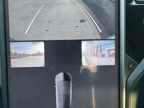 Used 2018 Tesla Model X 75D image 38