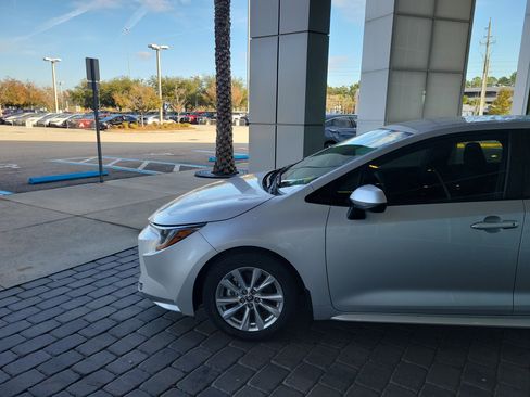 Certified 2023 Toyota Corolla LE image 2