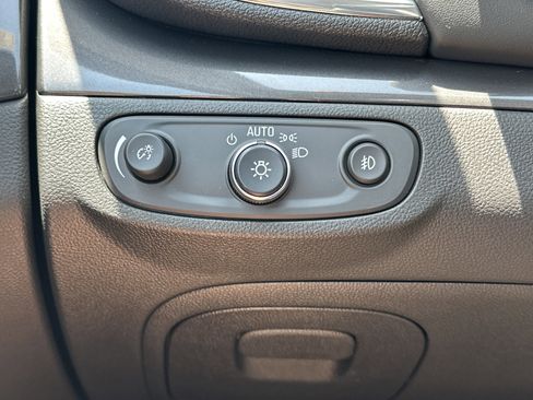 Used 2018 Buick Encore Essence w/ Experience Buick Package FWD image 28
