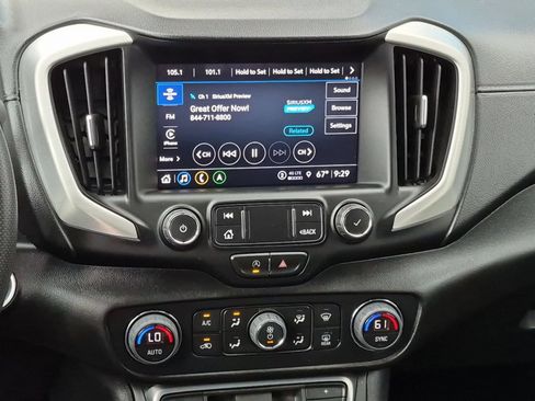 Used 2022 GMC Terrain SLE w/ Driver Convenience Package FWD image 18