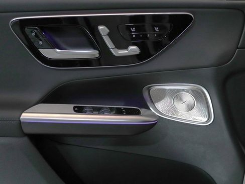 Certified 2025 Mercedes-Benz GLC 300 4MATIC image 3