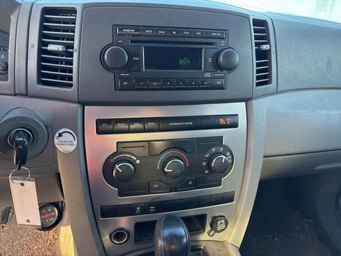 Used 2005 Jeep Grand Cherokee Laredo image 14