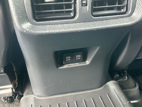 Used 2021 Toyota Venza XLE w/ Softex Package AWD/4WD image 34