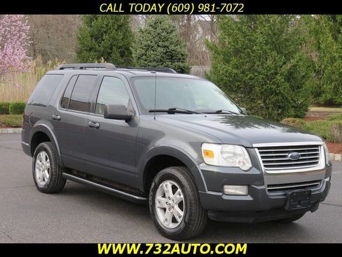 Used 2010 Ford Explorer XLT image 3
