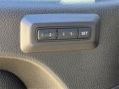 Used 2023 Nissan Titan PRO-4X w/ Pro-4x Convenience Package image 22