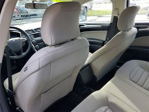 Used 2018 Ford Fusion S image 10