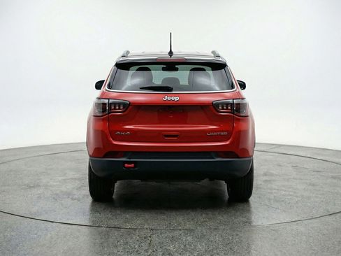 Used 2025 Jeep Compass Trailhawk AWD/4WD image 7