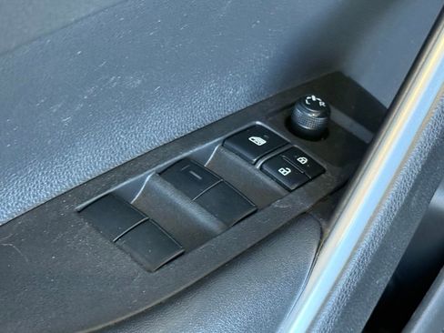 Used 2022 Toyota Corolla Cross LE image 19