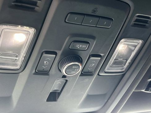 Used 2023 Chevrolet Suburban Premier image 42