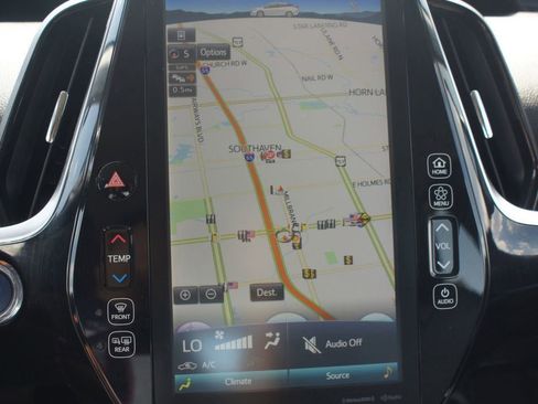 Used 2021 Toyota Prius Prime XLE image 6