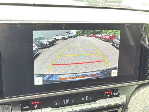 Used 2025 Toyota Camry XLE AWD/4WD image 23