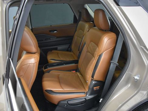 Certified 2023 Nissan Pathfinder Platinum AWD/4WD image 34